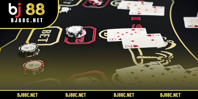 Cập nhật mật khẩu và cảnh giác email giả giúp bảo vệ quyền riêng tư.