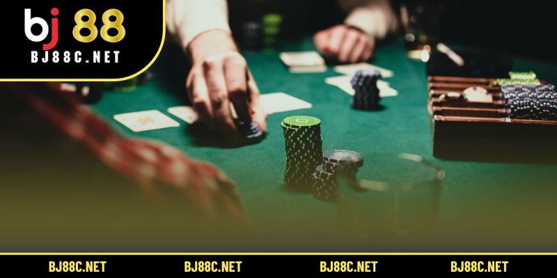 Quan sát và đọc vị đối thủ chính xác để chiếm ưu thế trong từng ván