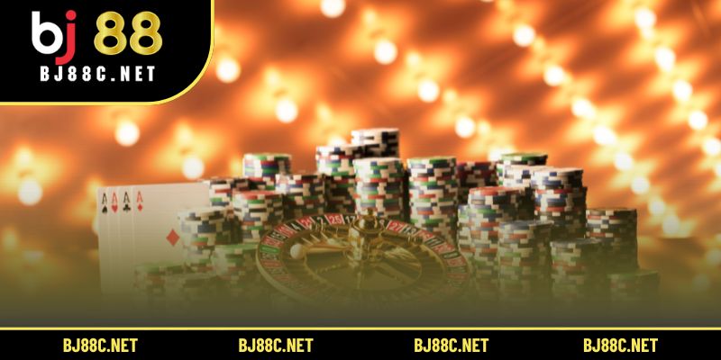 Truy cập mục Game bài, chọn 3 cây, đặt cược và tham gia ván đấu