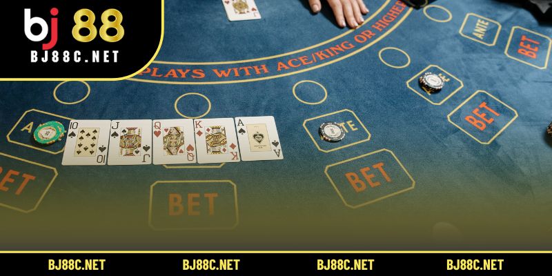 Xác nhận thông tin ngân hàng hoặc ví điện tử để giao dịch chính xác